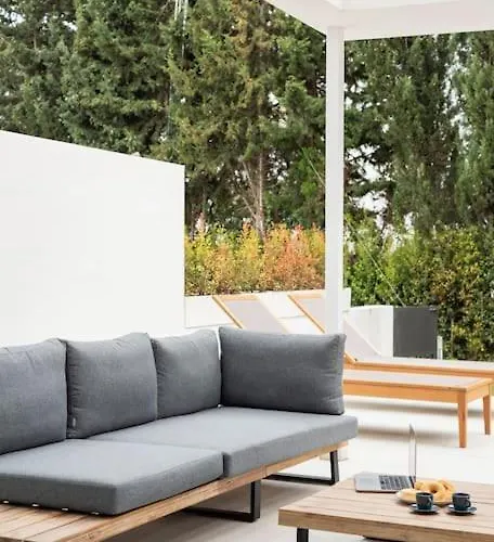 Charming In West 펜션