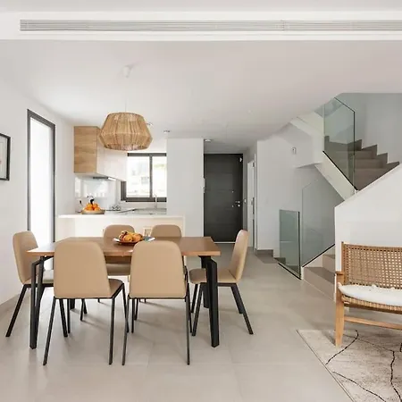 בית נופש Charming In West *