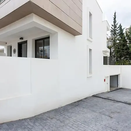 בית נופש Charming In West *